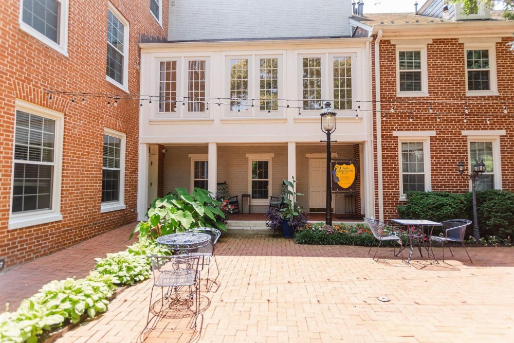 1840s Carrollton Inn Main image